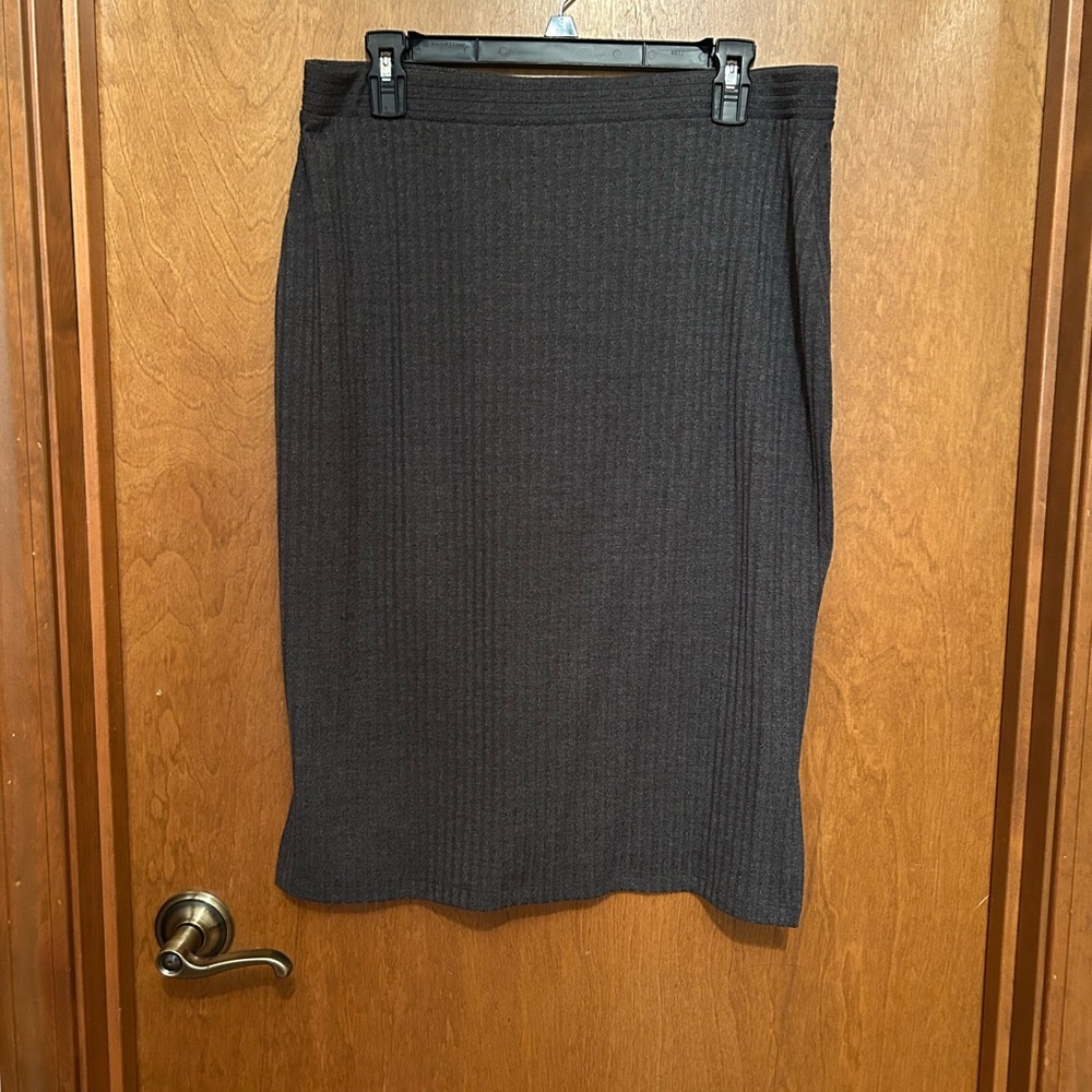 2 for 1 deal* grey stretch skirt size L